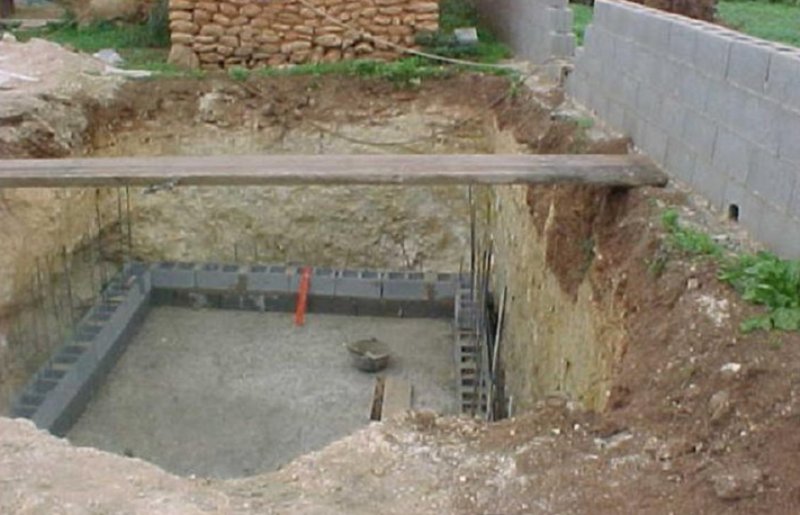 Tablón sobre Zanja Arquitecto Tecnico Valencia, Arquitecto Tecnico Paterna, Prevención de Riesgos